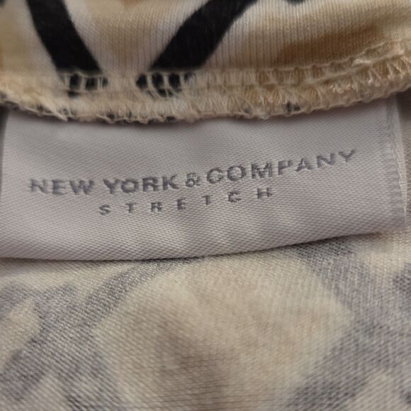 New York & Company Women's Stretch Geometric Scoop Neck Tank Top Beige Black L - Picture 2 of 6